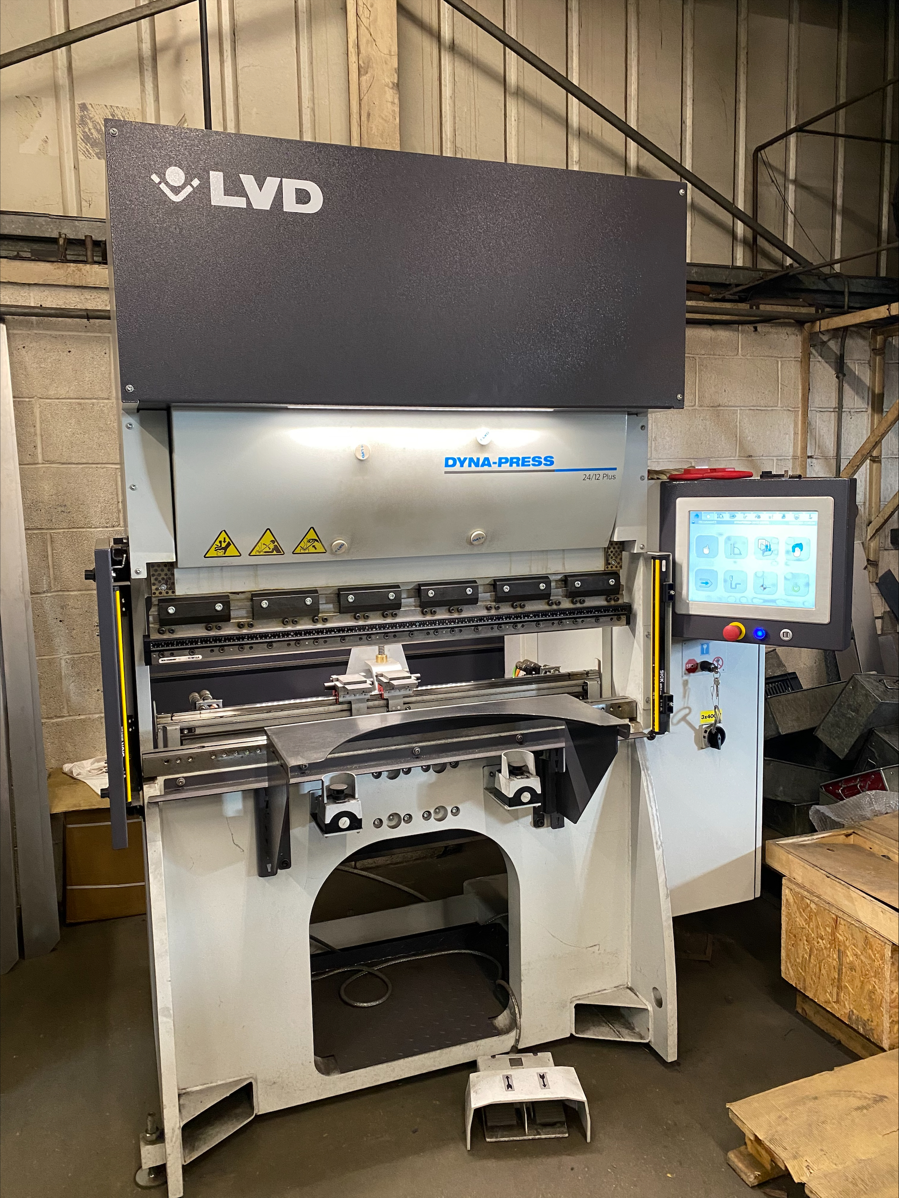 lvd-dyna-press-24t-12m